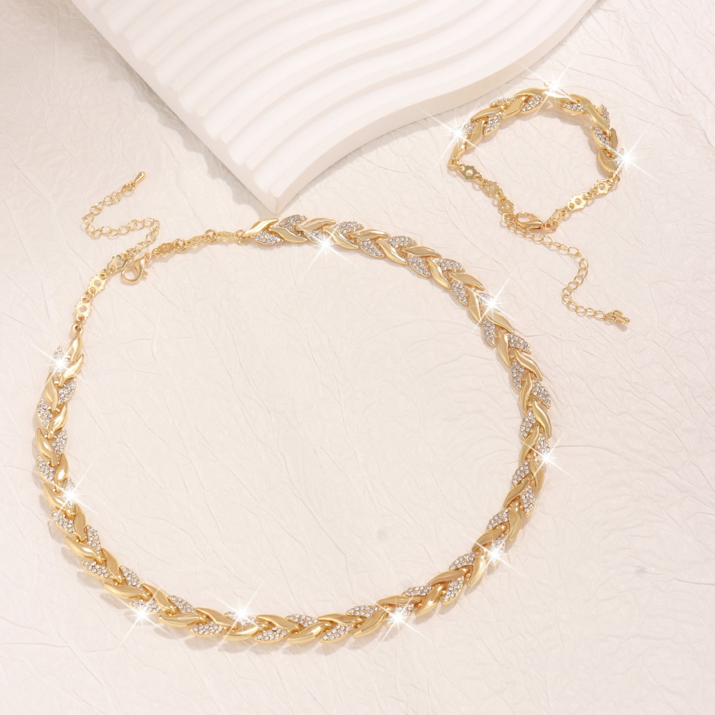 Women’s Leaf Rhinestone Necklace & Bracelet Set – Elegant Gold Jewellery Gift Set UK